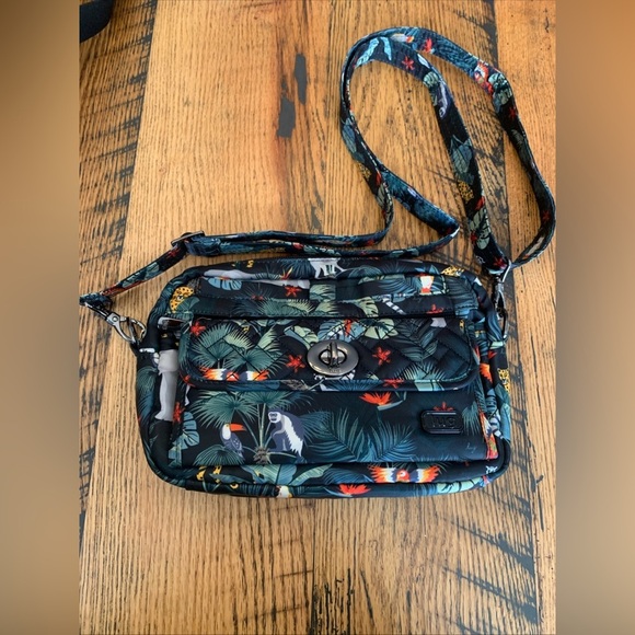 Loungefly Handbags - Lug Switch Convertible RFID Crossbody Purse/Belt Bag Safari Animal Print Travel